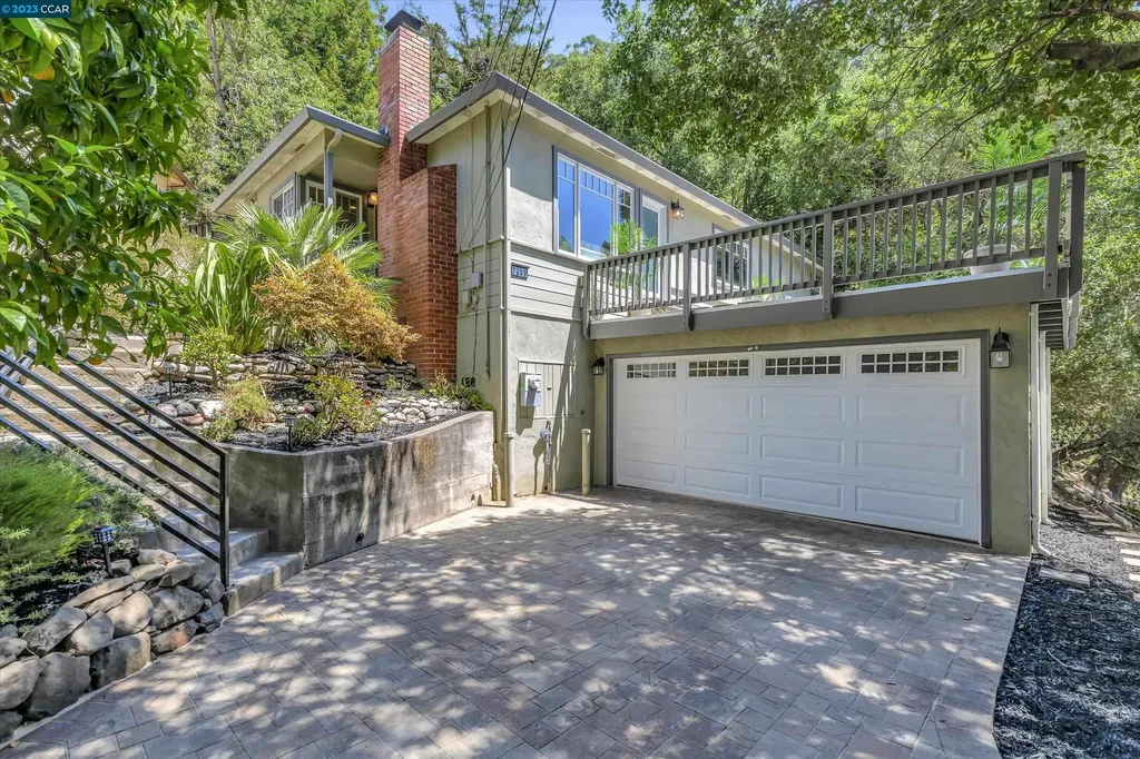 7201 Saroni Drive Oakland CA 94611