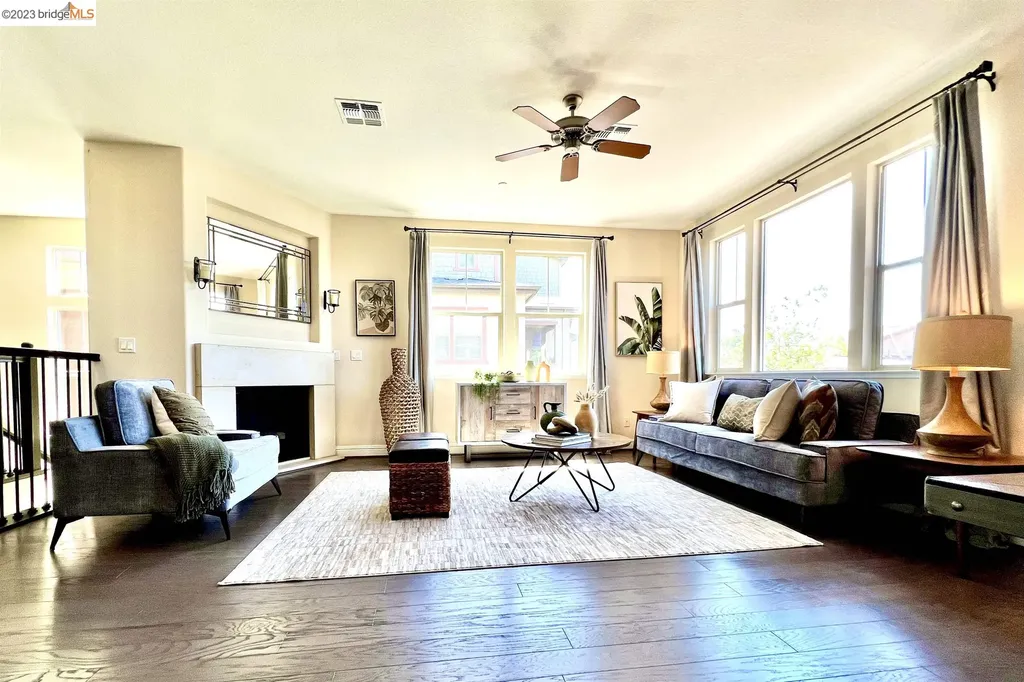6475 Bayview Drive Oakland CA 94605