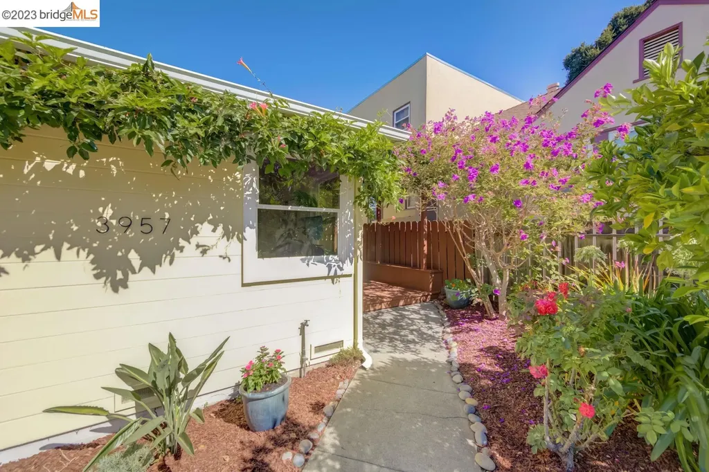 3957 Lyman Road Oakland CA 94602