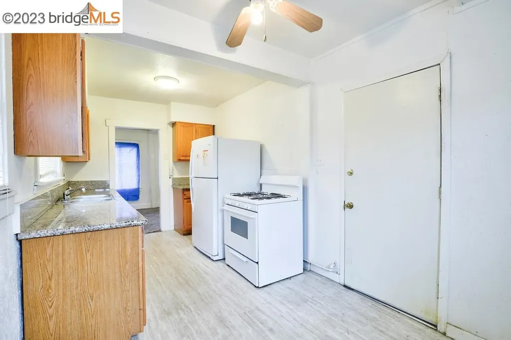 6408 Flora Street Oakland CA 94621