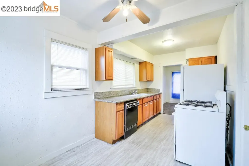 6408 Flora Street Oakland CA 94621