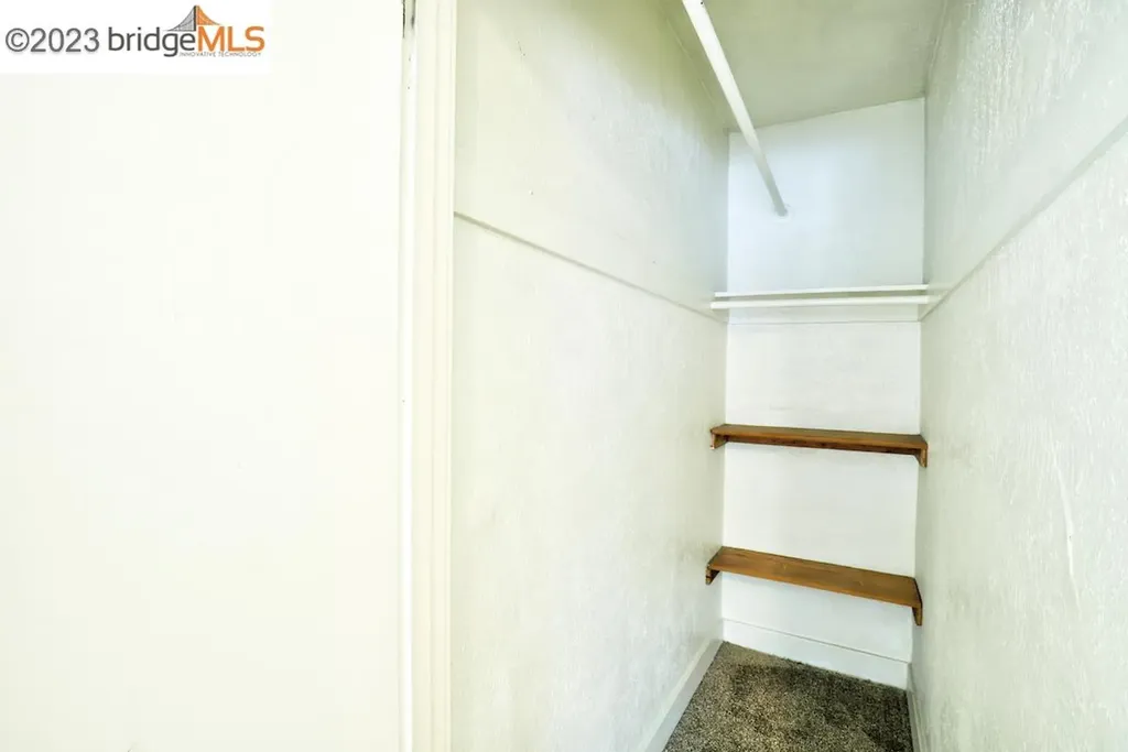 6408 Flora Street Oakland CA 94621