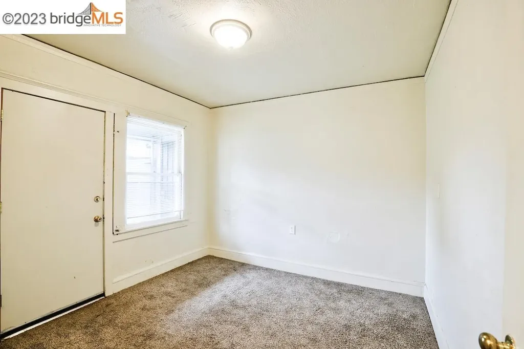 6408 Flora Street Oakland CA 94621