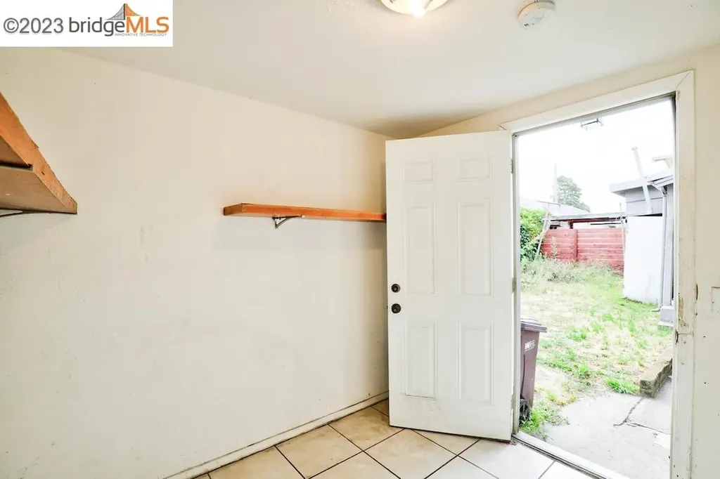 6408 Flora Street Oakland CA 94621