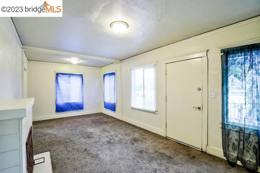 6408 Flora Street Oakland CA 94621