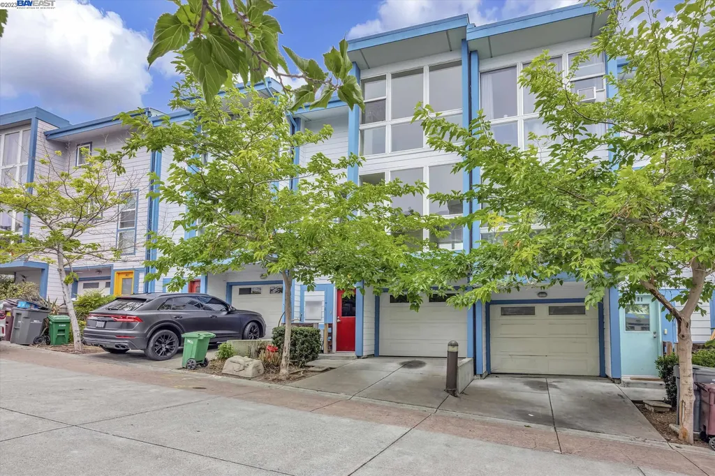 9483 Macarthur Boulevard Oakland CA 94605