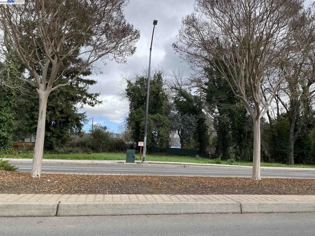 1698 D Street Napa CA 94559