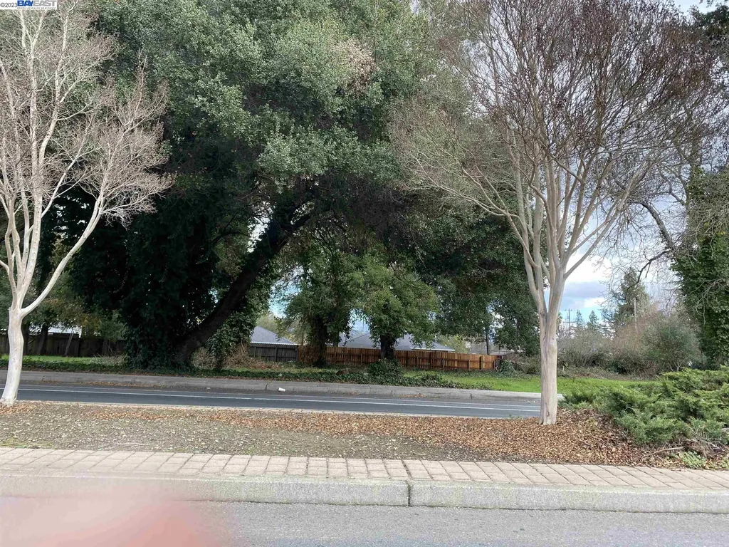 1698 D Street Napa CA 94559