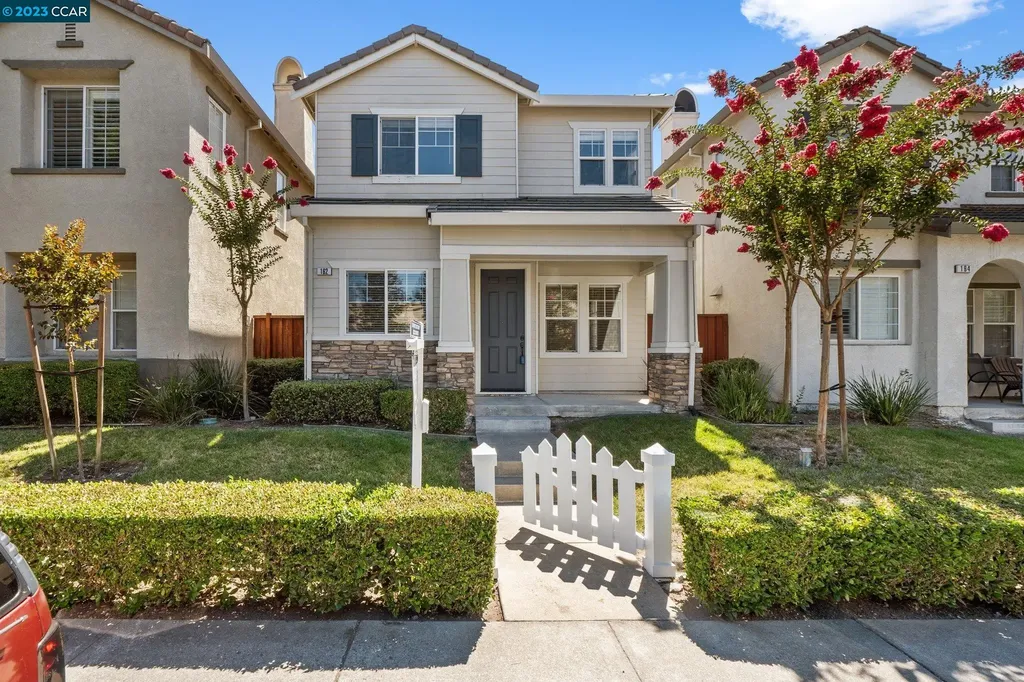 162 Crescent Plaza Pleasant Hill CA 94523