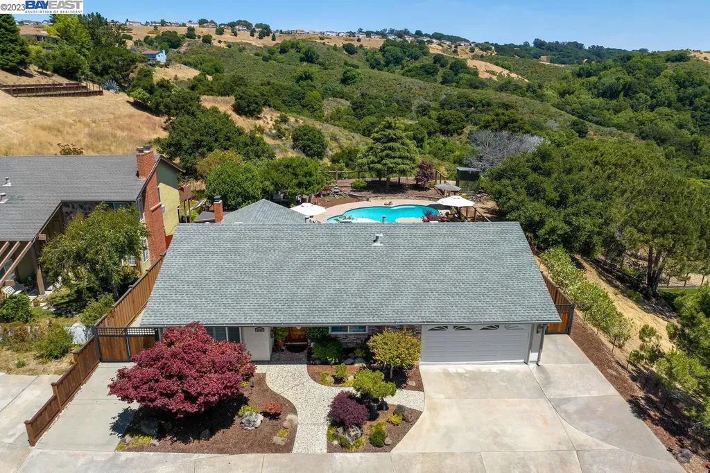 3537 Skyline Drive Hayward CA 94542