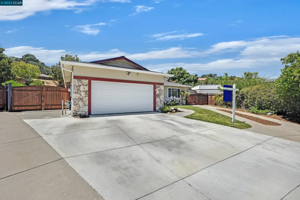 1161 Harris Court Martinez CA 94553