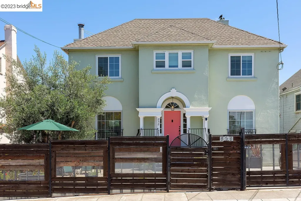 Oakland CA, 858 Macarthur Boulevard