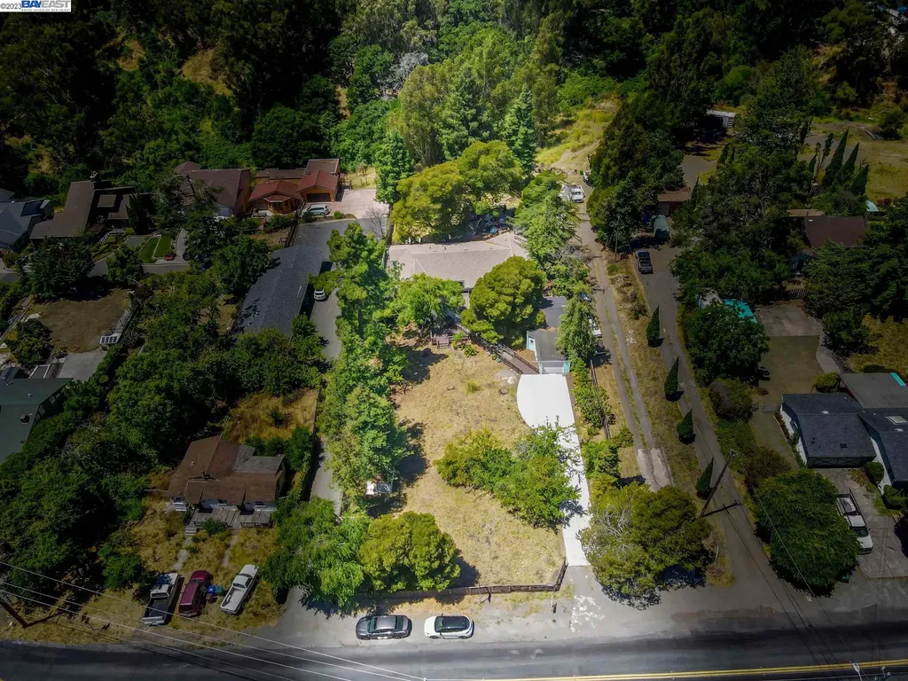 635 La Paloma Road El Sobrante CA 94803