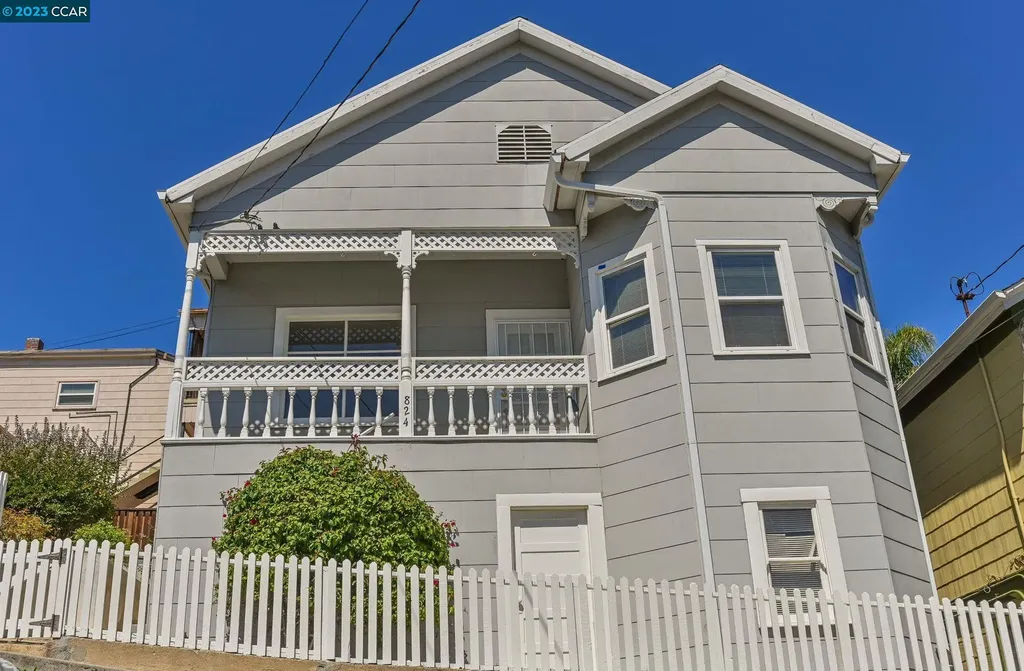 824 1st Avenue Crockett CA 94525