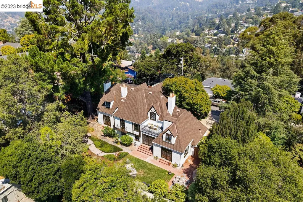 6169 Bullard Drive Oakland CA 94611