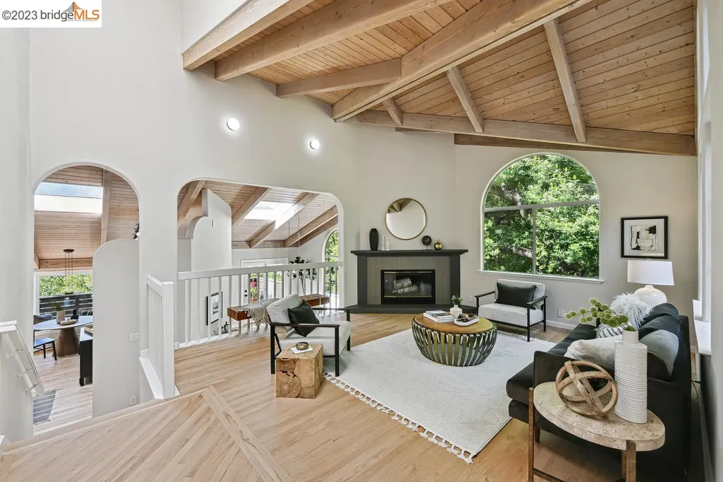 6737 Oakwood Drive Oakland CA 94611