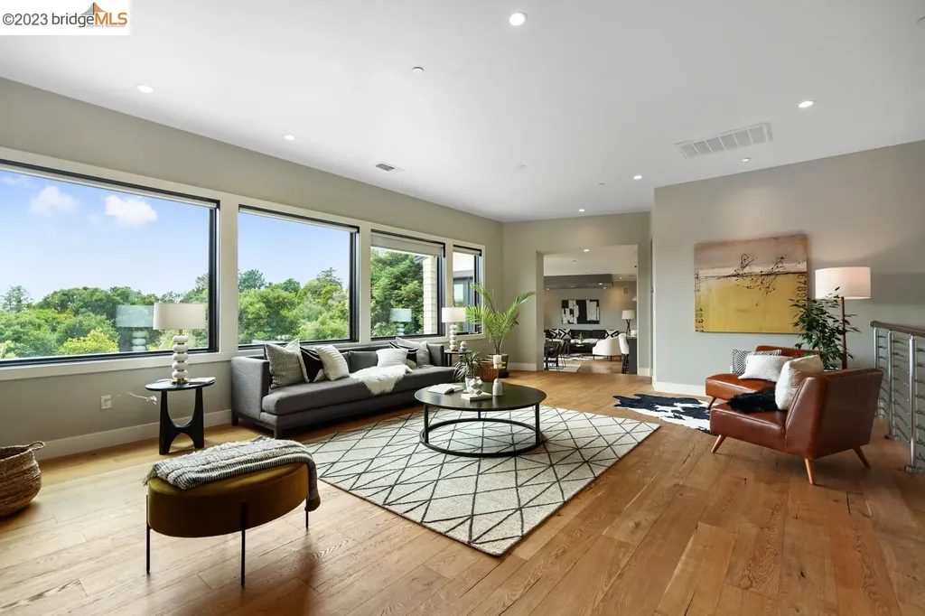 85 Roble Road Oakland CA 94618