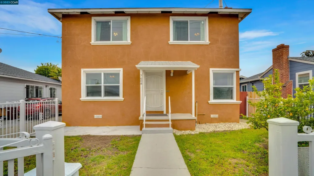 7608 Halliday Avenue Oakland CA 94605