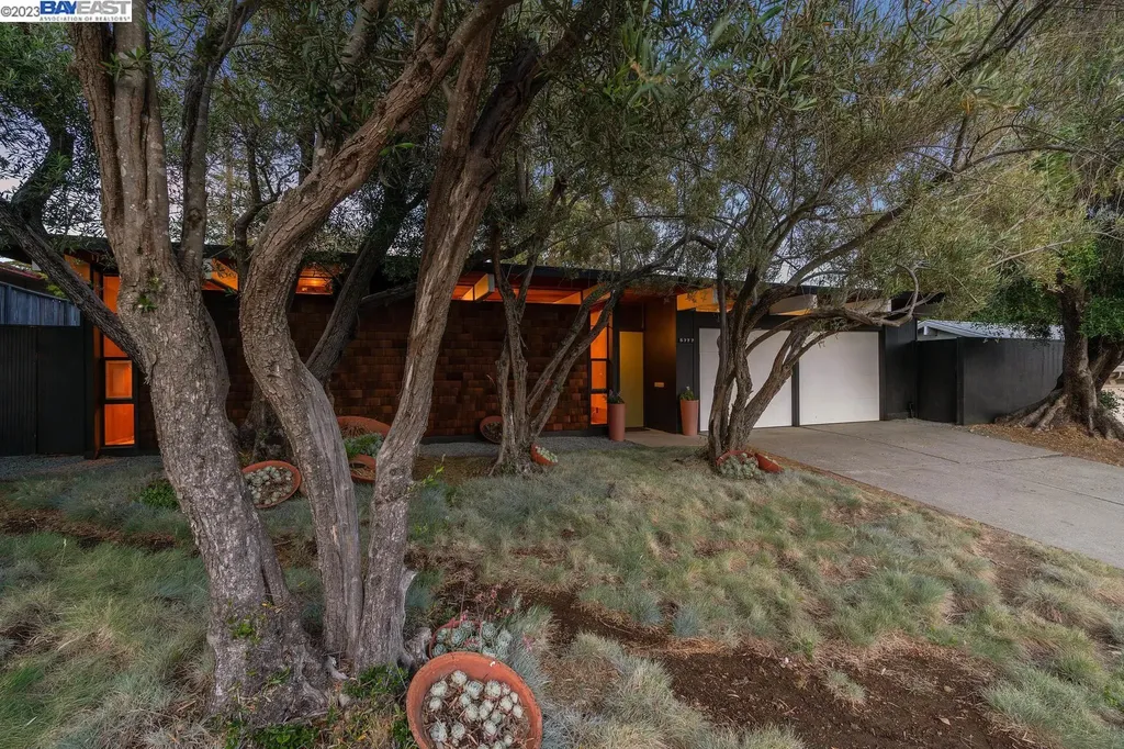 5777 Greenridge Road Castro Valley CA 94552