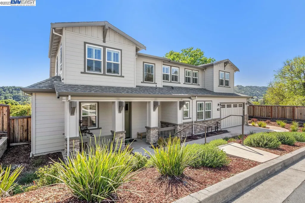60 Vista Encinos Moraga CA 94556