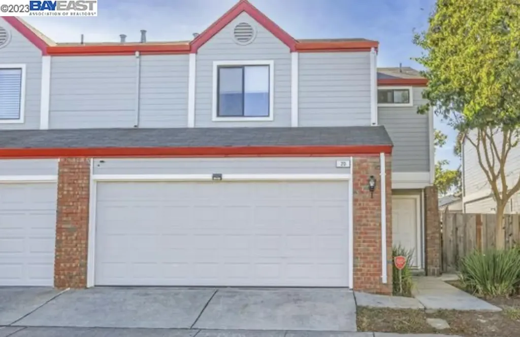 20 Town Square Place Oakland CA 94603