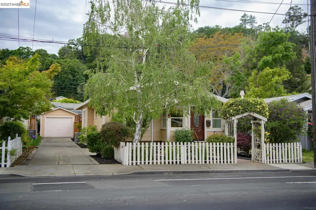 1524 Berrellesa Street Martinez CA 94553