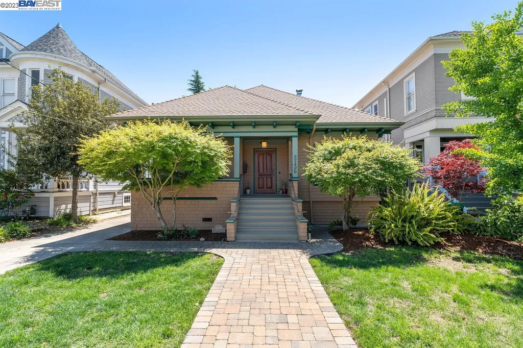 2136 San Jose Avenue Alameda CA 94501