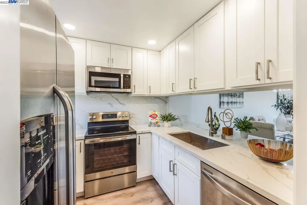 1152 Admiralty Lane Alameda CA 94502
