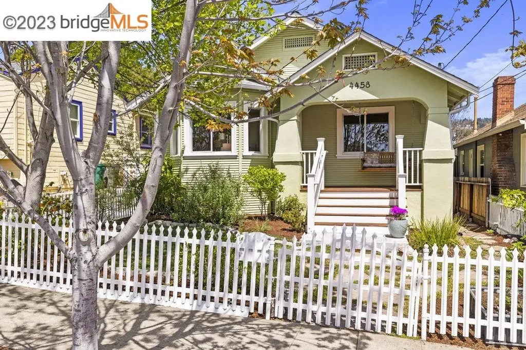 4458 Pampas Avenue Oakland CA 94619