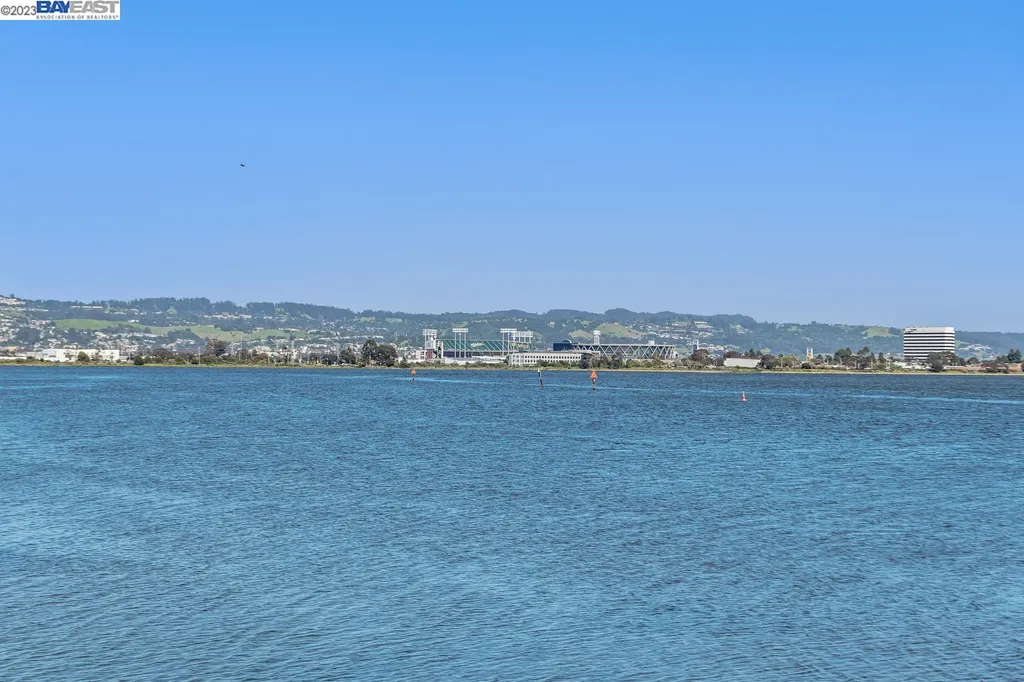 3329 Washington Court Alameda CA 94501