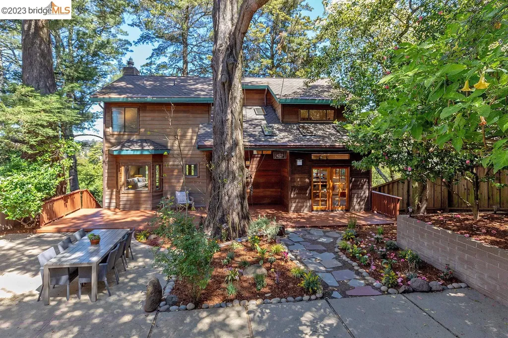 Oakland CA, 6227 Ascot Drive