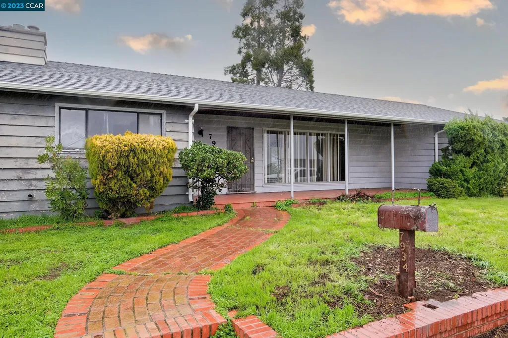 7934 Crest Avenue Oakland CA 94605