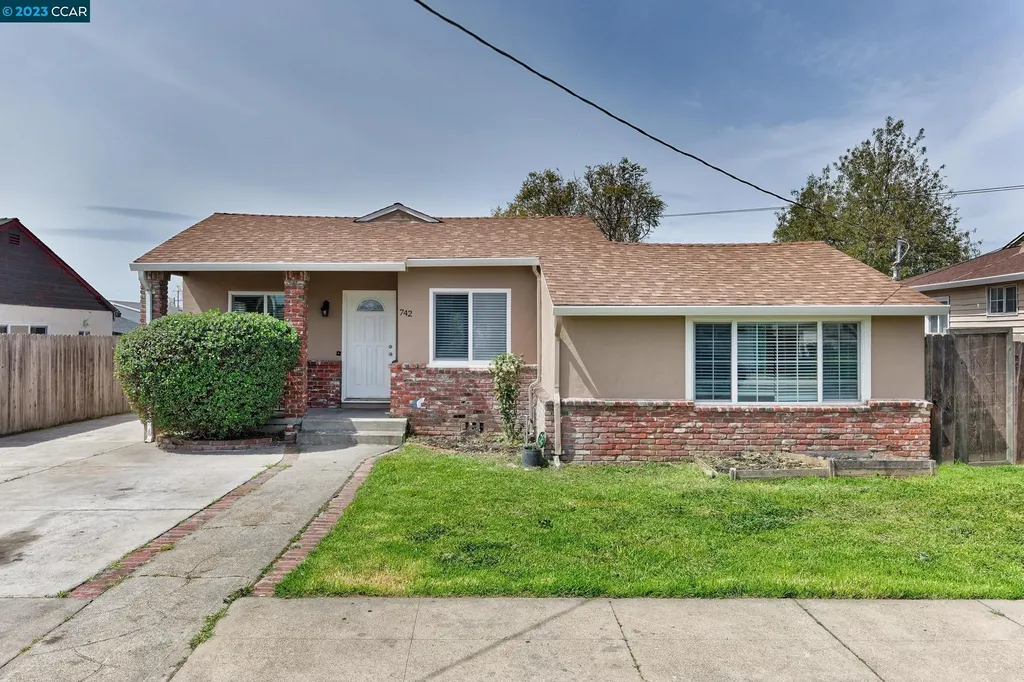 742 Paradise Boulevard Hayward CA 94541