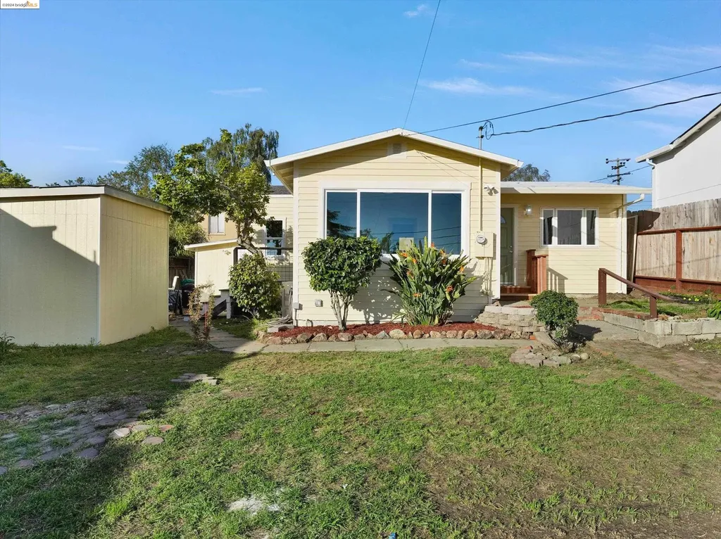 4330 Pampas Avenue Oakland CA 94619