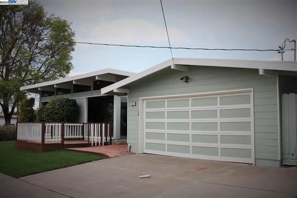 537 Beechmont Lane Hayward CA 94544