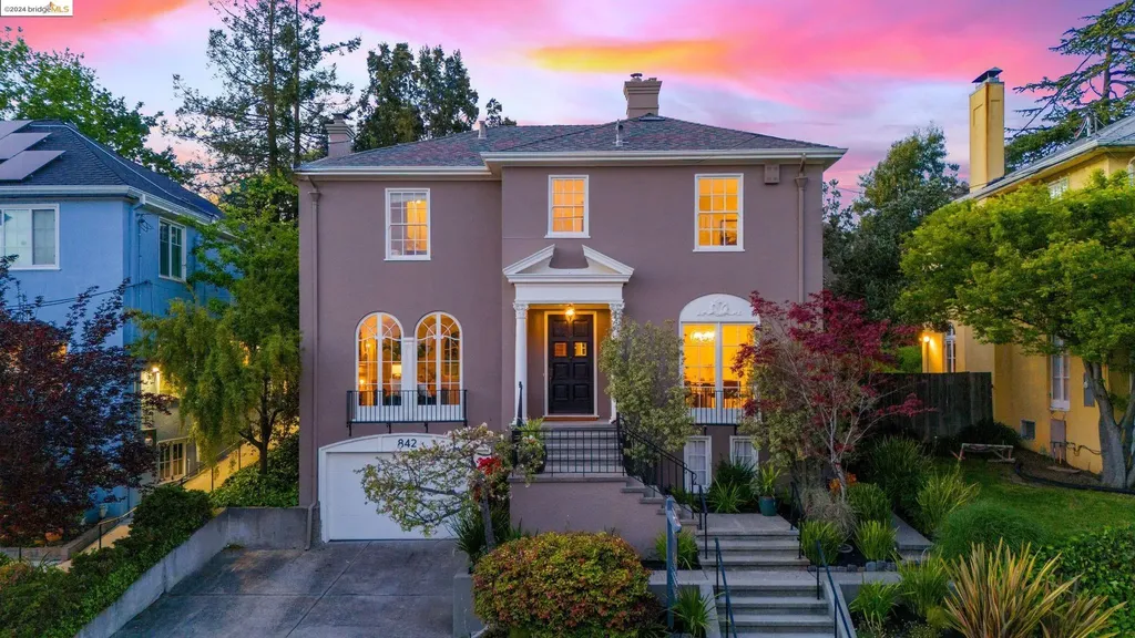 842 Rosemount Road Oakland CA 94610