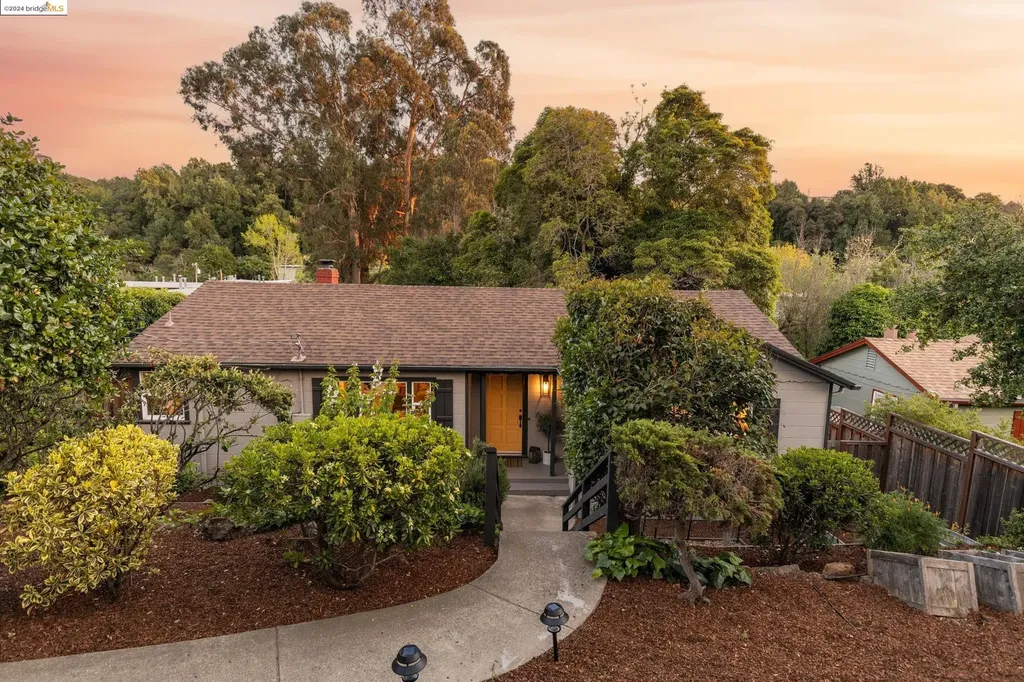 8409 Golf Links Road Oakland CA 94605