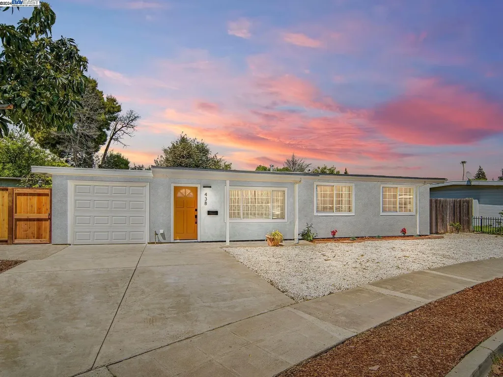 438 Evelyn Lane Hayward CA 94544