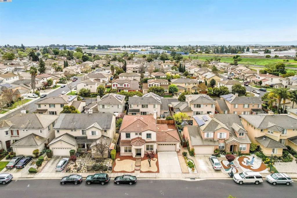 323 Brookhaven Court Hayward CA 94544