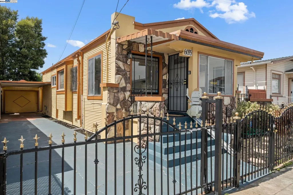 6035 Holway Street Oakland CA 94621