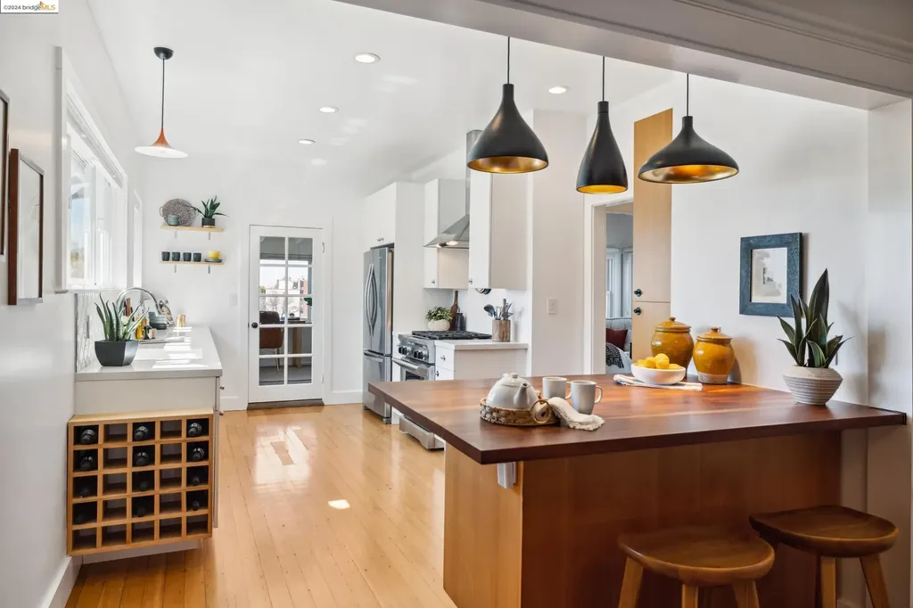 5371 Broadway Oakland CA 94618