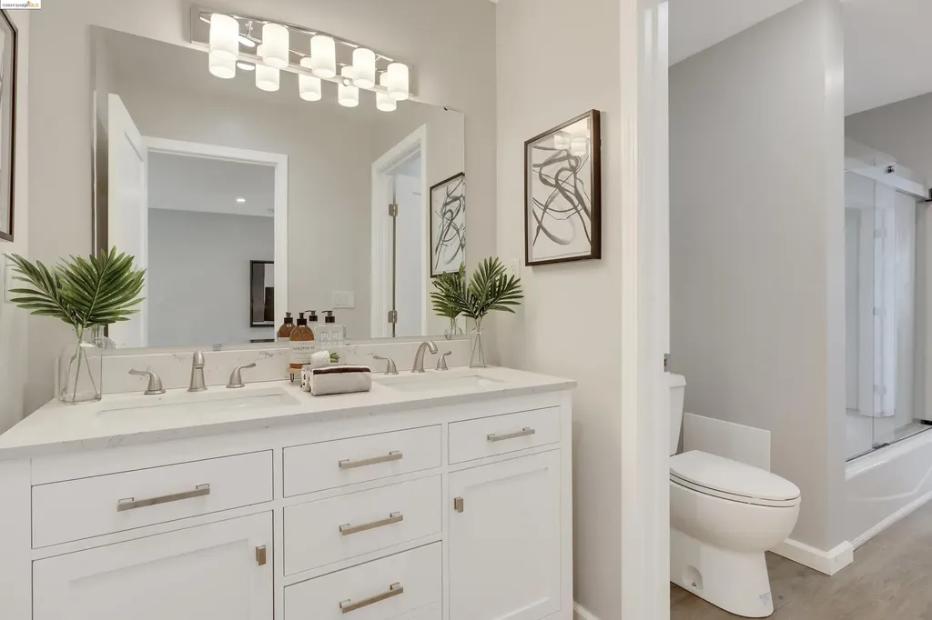 155 Pearl Street Oakland CA 94611