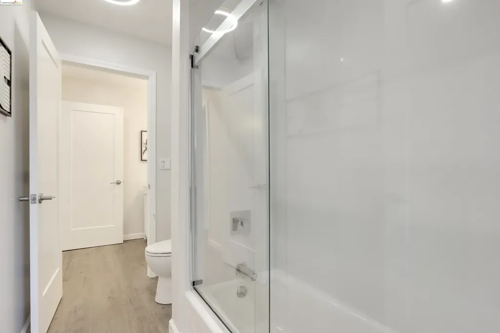 155 Pearl Street Oakland CA 94611