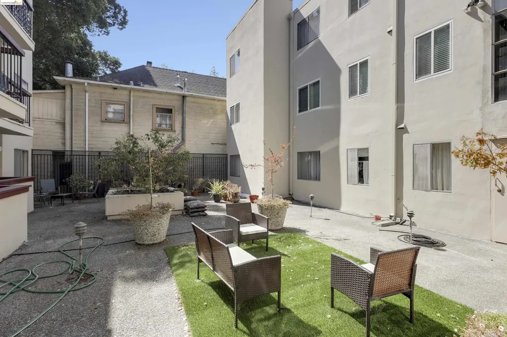 155 Pearl Street Oakland CA 94611