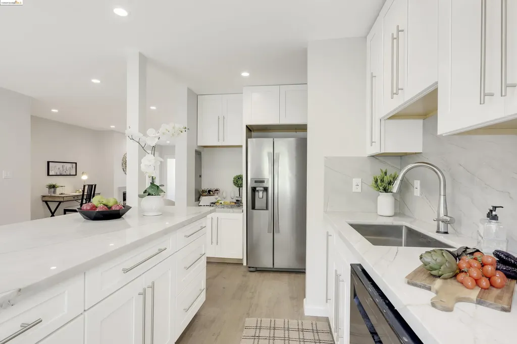 155 Pearl Street Oakland CA 94611