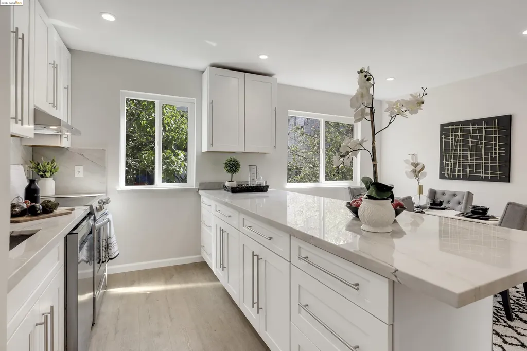 155 Pearl Street Oakland CA 94611