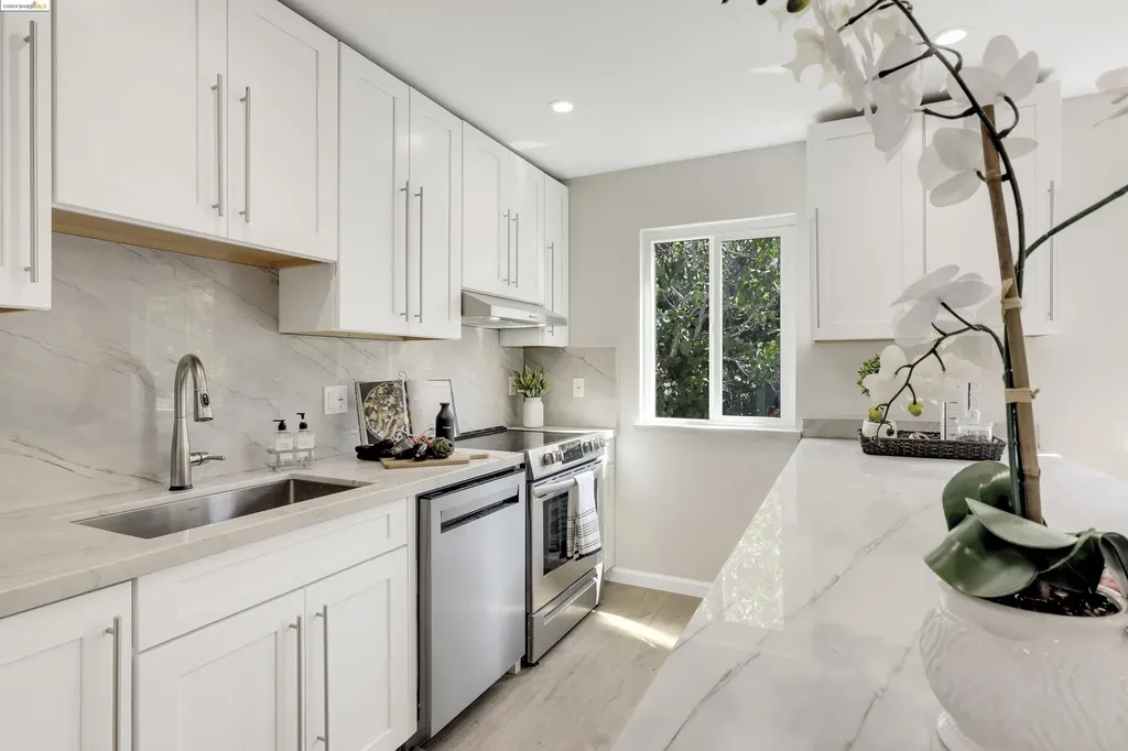 155 Pearl Street Oakland CA 94611