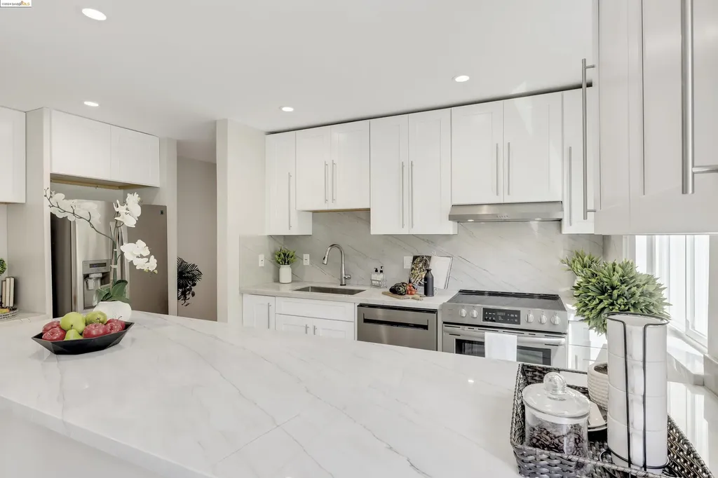 155 Pearl Street Oakland CA 94611
