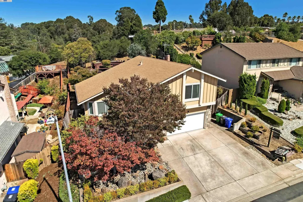 25556 Camino Vista Hayward CA 94541