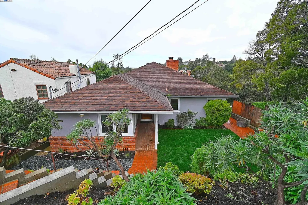 3693 Dorisa Avenue Oakland CA 94605
